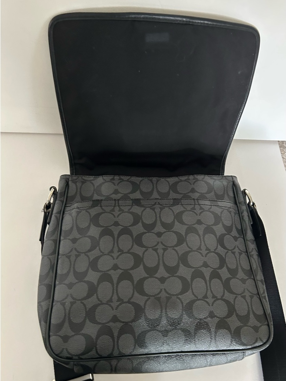 Coach Black Messenger Crossbody Bag  Y2K Unisex Wide Strap Crossbody - Picture 9 of 14